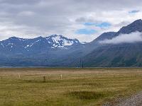 Island - Steinasandur mit Bergkulisse an der Ringstraße im Süden